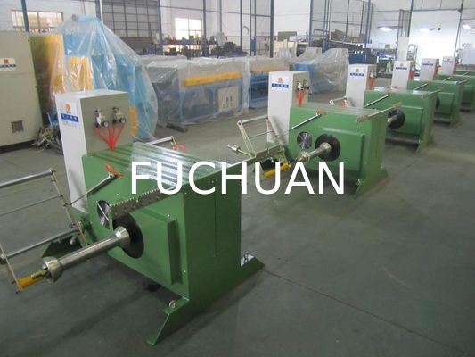 A torção do dobro do fio de cobre que ajunta o ativo múltiplo das bobinas do desenho da máquina paga fora