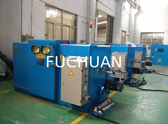 O PLC controla o fio de cobre desencapado que torce a tensão magnética da máquina paga o equipamento
