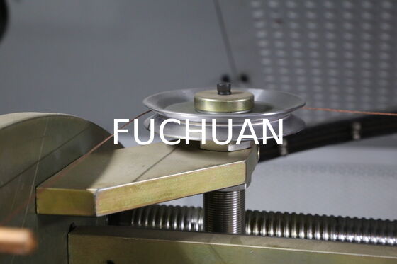 Máquina de aglutinação de dobragem projetada com materiais robustos de arco de fibra de carbono e travessia de precisão para filamentos de fio duráveis